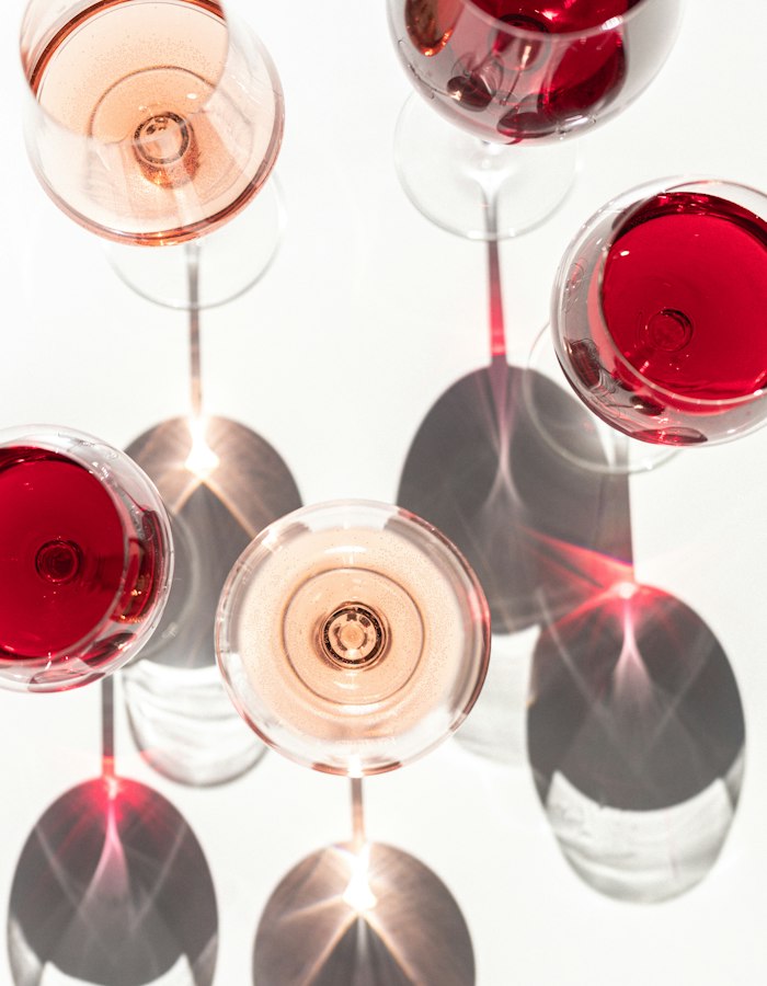 Copas de vino tinto y rosado